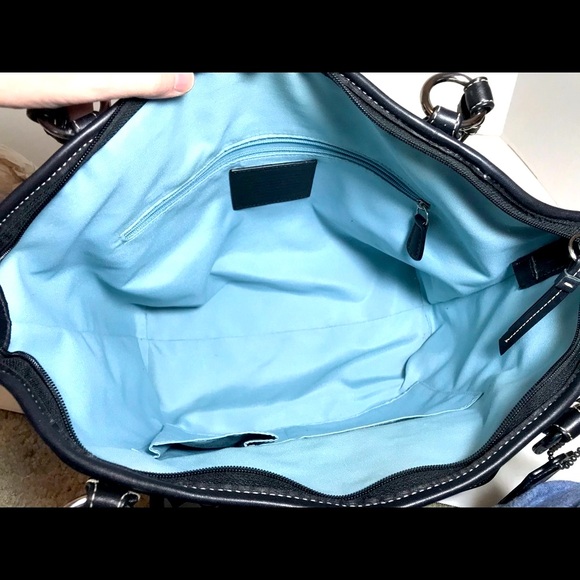 Coach Black and White Logo Tote Looks Brand new! - Picture 7 of 9